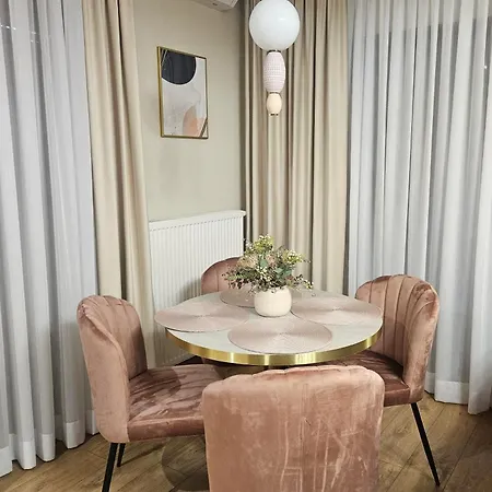 Hallera 4 * Jarocin (Jarocin)